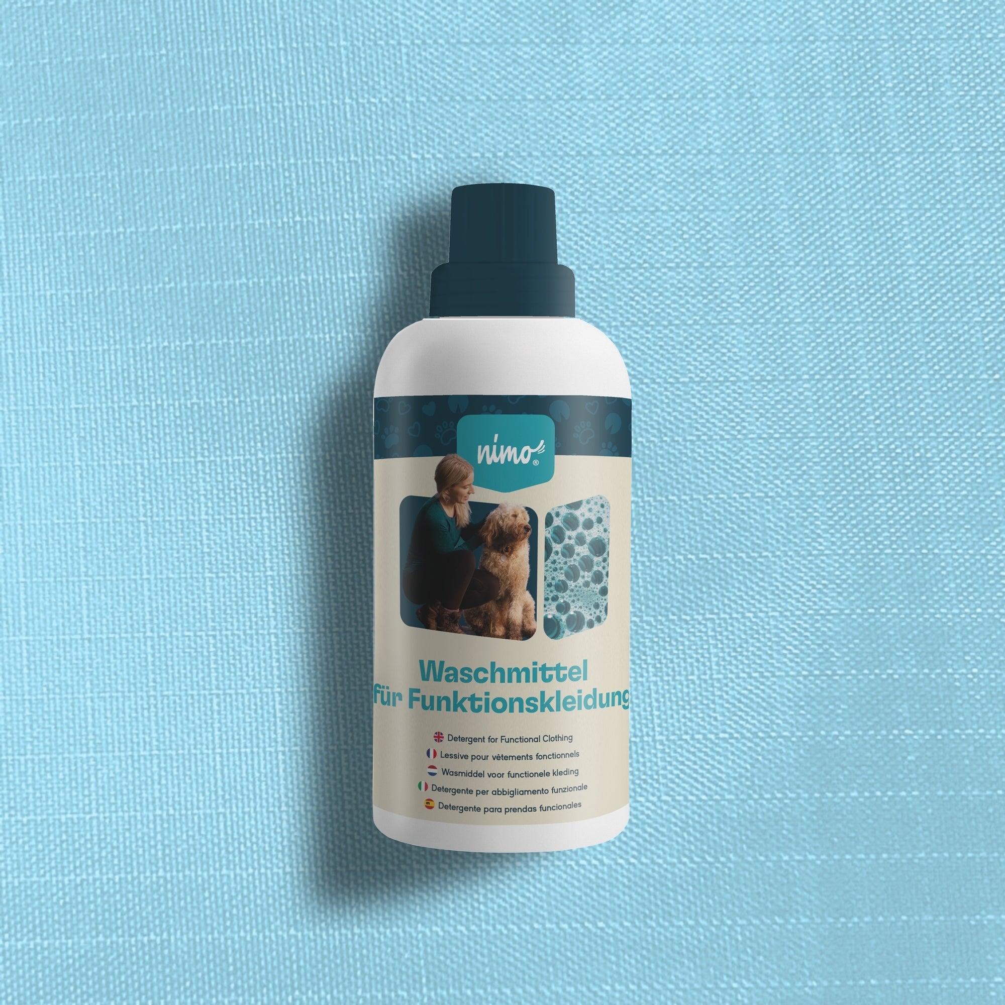 Detergent for functional clothing
